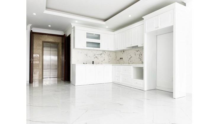 Bán nhà phố Thái Hà, Đống Đa, dt 80m2, 7 tầng. Phố vip kinh doanh, gia chủ cần tiền bán gấp!!!